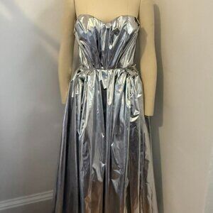 NWOT - Alexander McQueen Silver Strapless Gown - Size 40